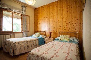 Verdunkelungsvorhänge, kostenloses WLAN, Bettwäsche