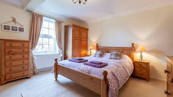 Cottage, 2 Bedrooms | 2 bedrooms, travel cot, free WiFi