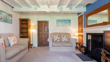 Cottage, 2 Bedrooms | Living room | LCD TV, DVD player