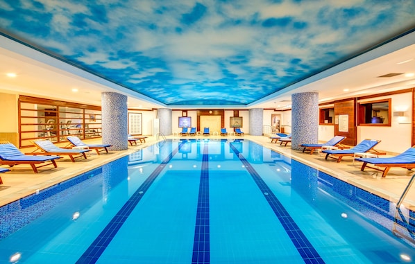 2 indoor pools, 2 outdoor pools, sun loungers