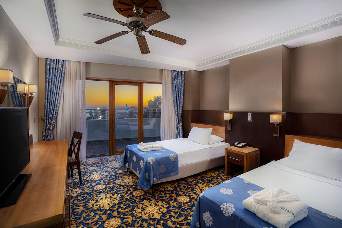 Grand Suite | 2 bedrooms, free minibar items, in-room safe, free WiFi