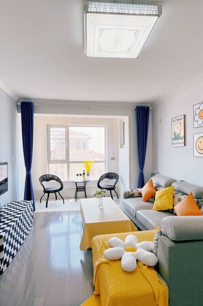 Two-Bedrooms Apartment - Blessed Family Seaview Apartment 2-903 (Qingdao)