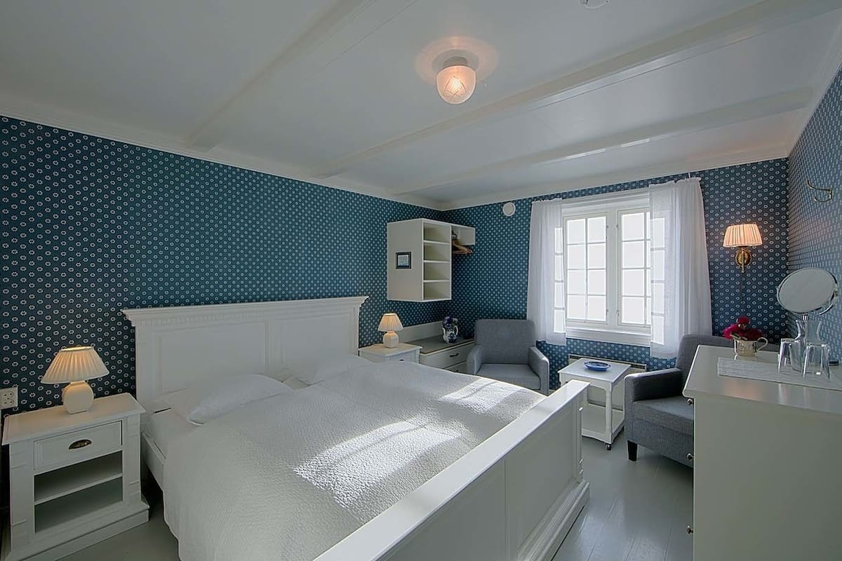 Double Room, 1 Double or 2 Single Beds | Soundproofing, free cots/infant beds, rollaway beds, free WiFi
