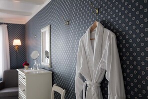 Double Room, 1 Double or 2 Single Beds | Room amenity - Nes Gard (Luster)