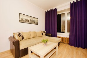 Apartment, 1 Schlafzimmer | Wohnbereich | Flachbildfernseher