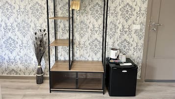 Zimmer | Schreibtisch, kostenloses WLAN, Bettwäsche