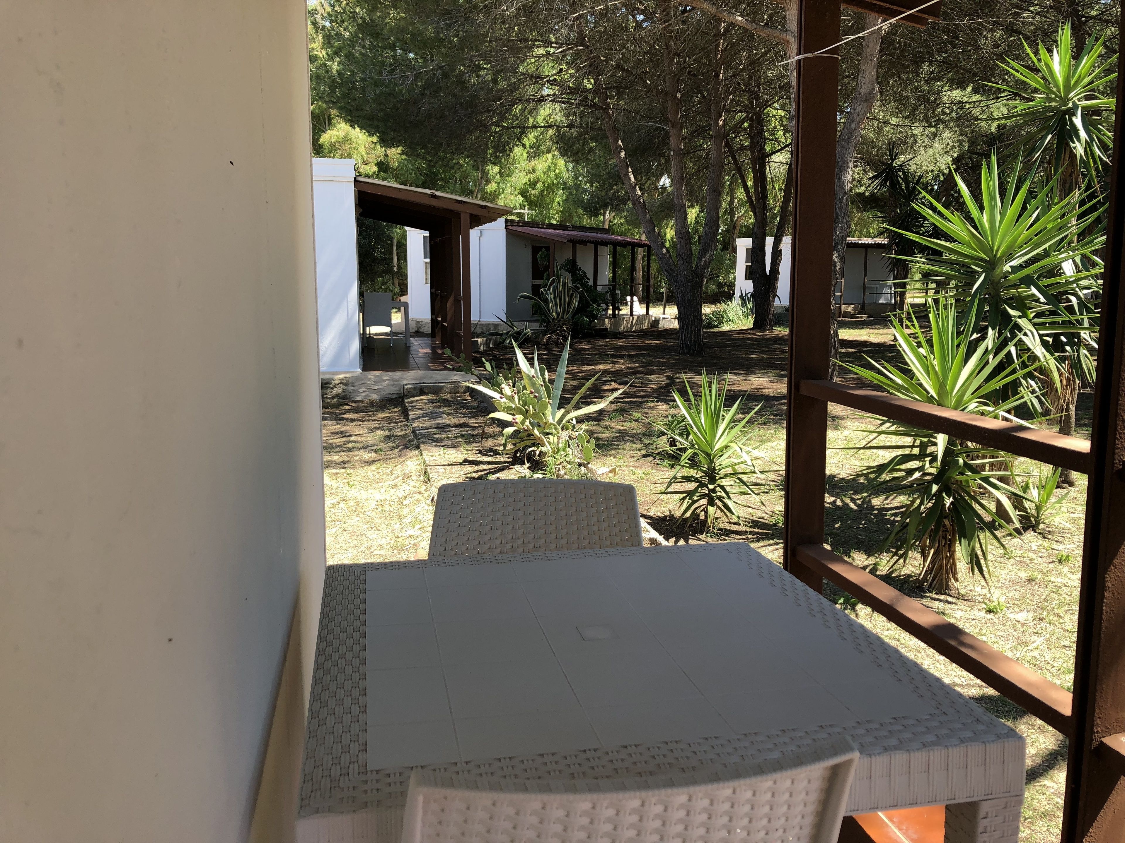 Minibar, escritorio y wifi gratis 
