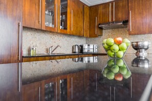 Estudio Deluxe, vista a la ciudad | Servicio a la habitación