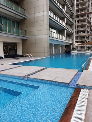 Outdoor pool - City Nights - 8 BLVD Walk Tower (Dubai)