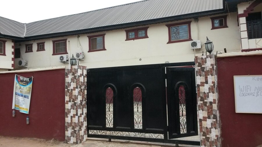 Kings Crown Hotel