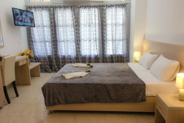 Superior Studio | Iron/ironing board, free WiFi, bed sheets