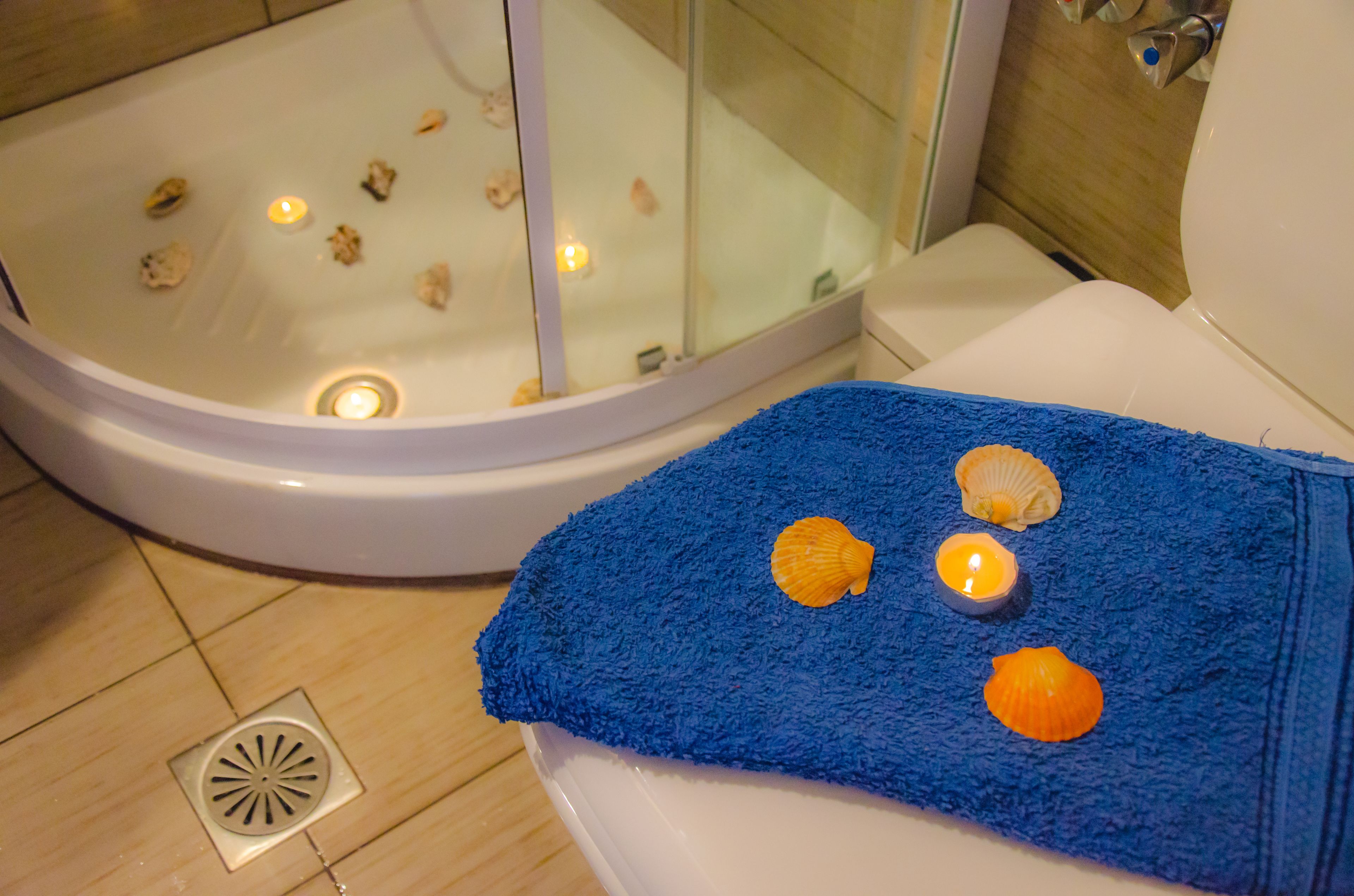 Luxury Studio | Bathroom shower