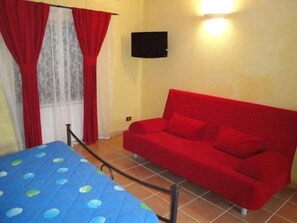 Double Room | Rollaway beds, free WiFi, bed sheets, wheelchair access - Agriturismo la Valle di Ceri (Cerveteri)