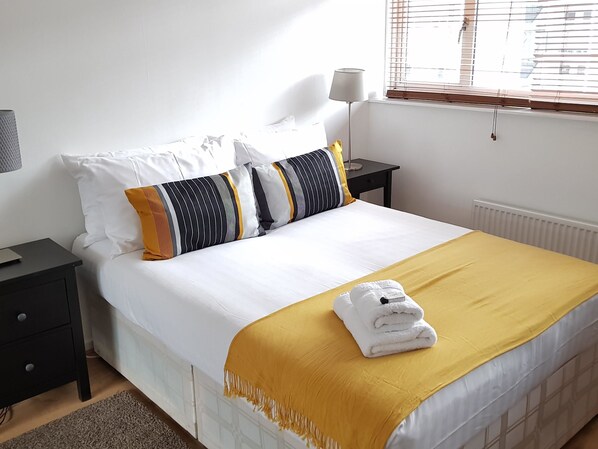 3 bedrooms, premium bedding, individually decorated - Bright 3 Bed in Central London (London)