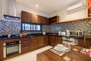 Deluxe-villa | Privat køkken | Køleskab, mikrobølgeovn, ovn, kogeplade