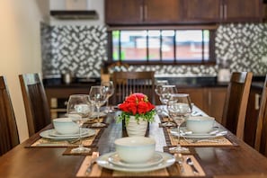 Deluxe Villa | In-room dining - Thai Villa Rawai (Rawai)