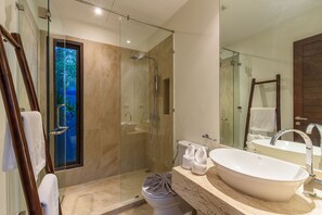 Villa Deluxe | Baño | Bañera y ducha independientes y bañera profunda