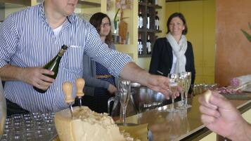 Bar (in der Unterkunft)
