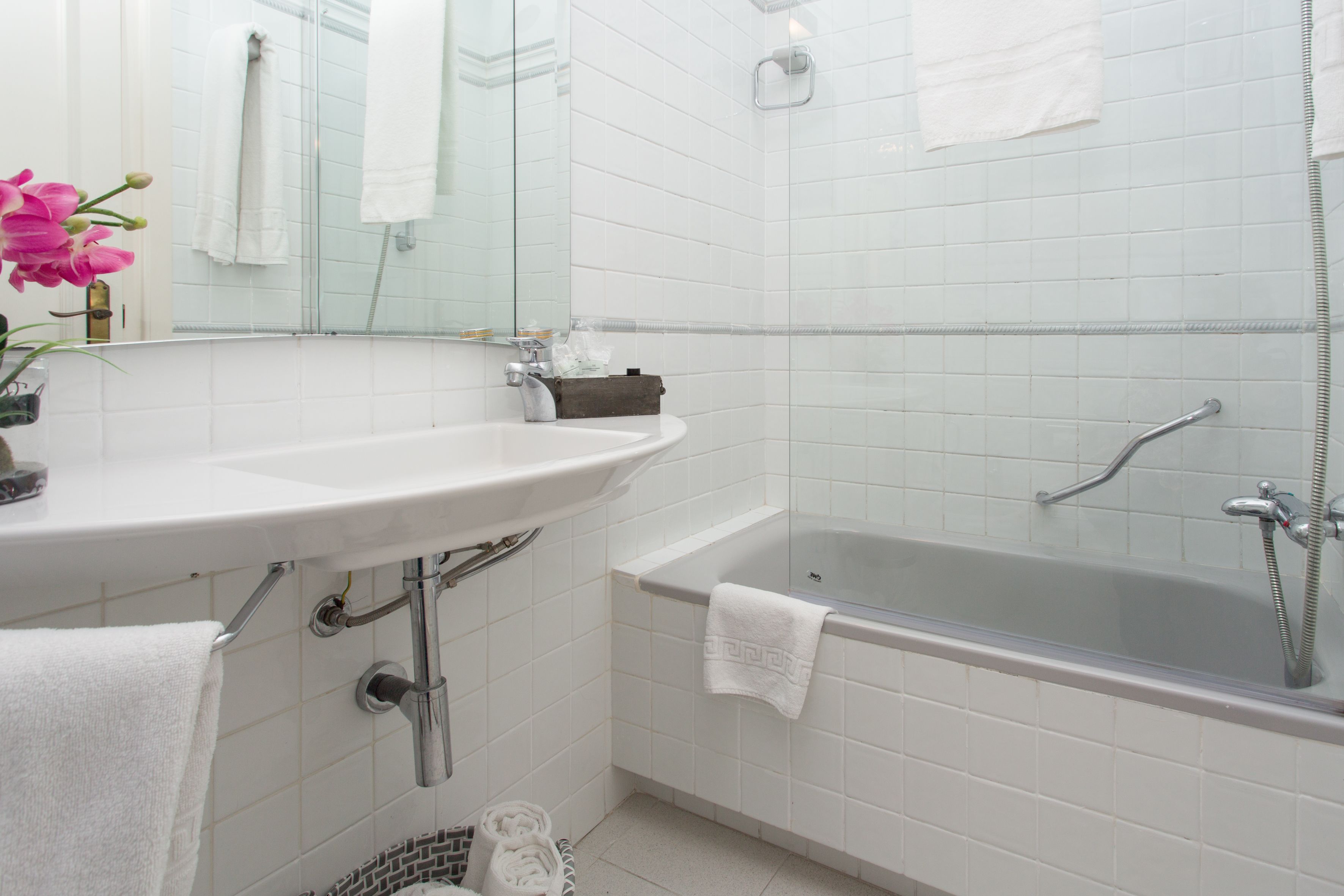 superior double room, 1 double or 2 single beds, ocean view | minibar, in-room safe, desk, free cots/infant beds