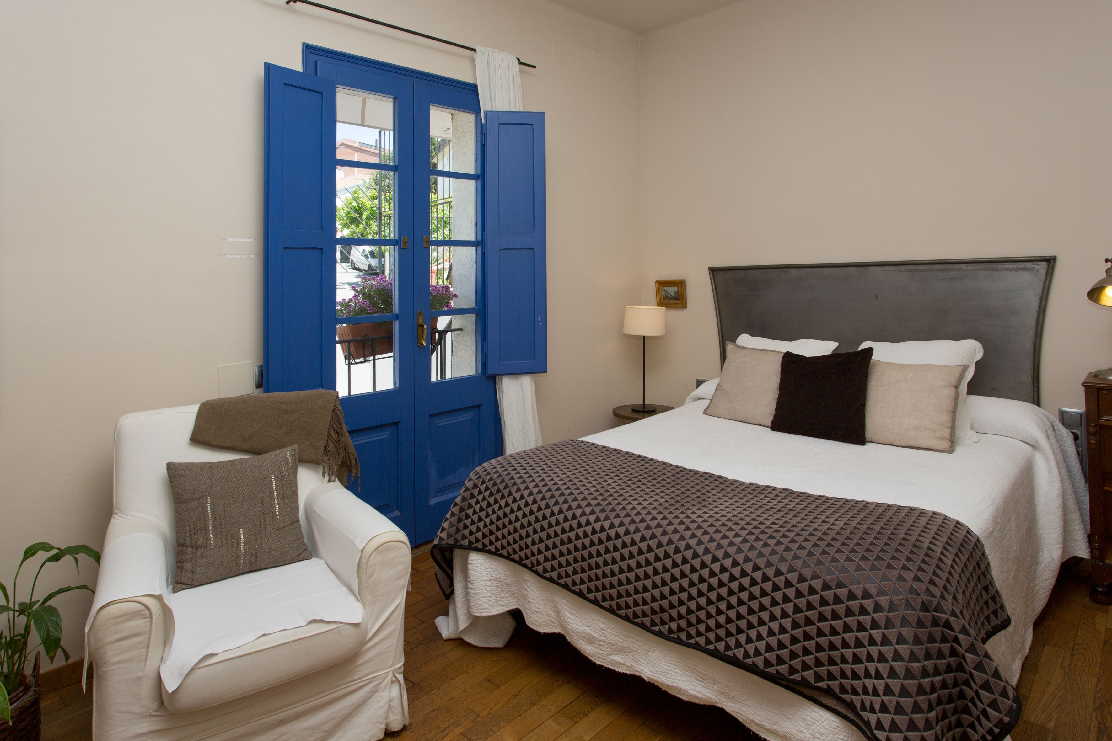 standard double room | minibar, in-room safe, desk, free cots/infant beds