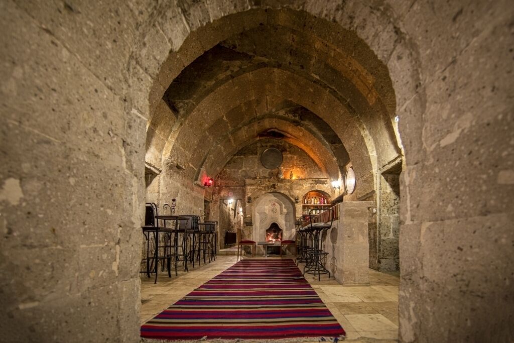 breakfast, dinner and brunch served