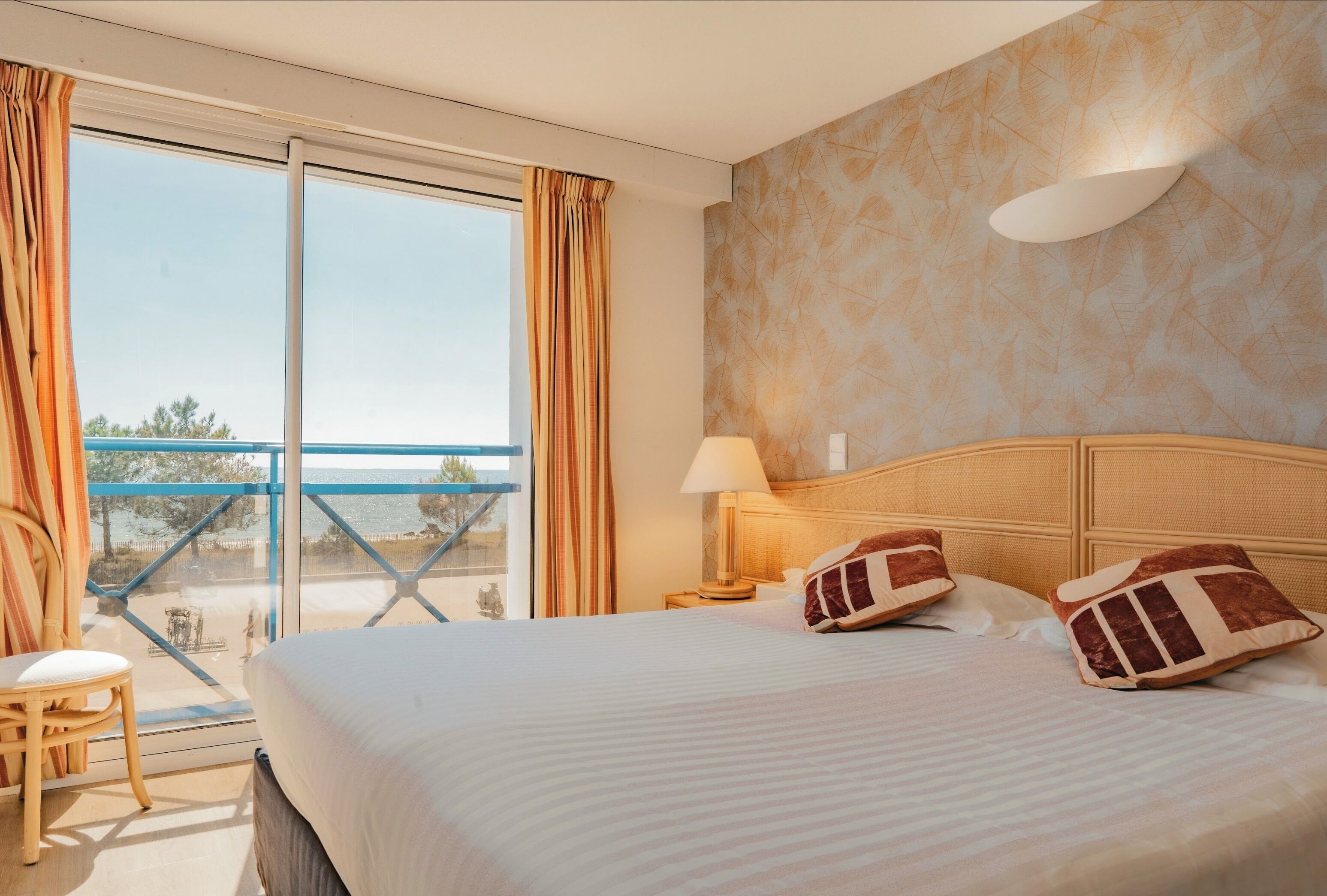 Chambre Double, Vue Mer | Minibar, coffres-forts dans les chambres, fer et planche à repasser