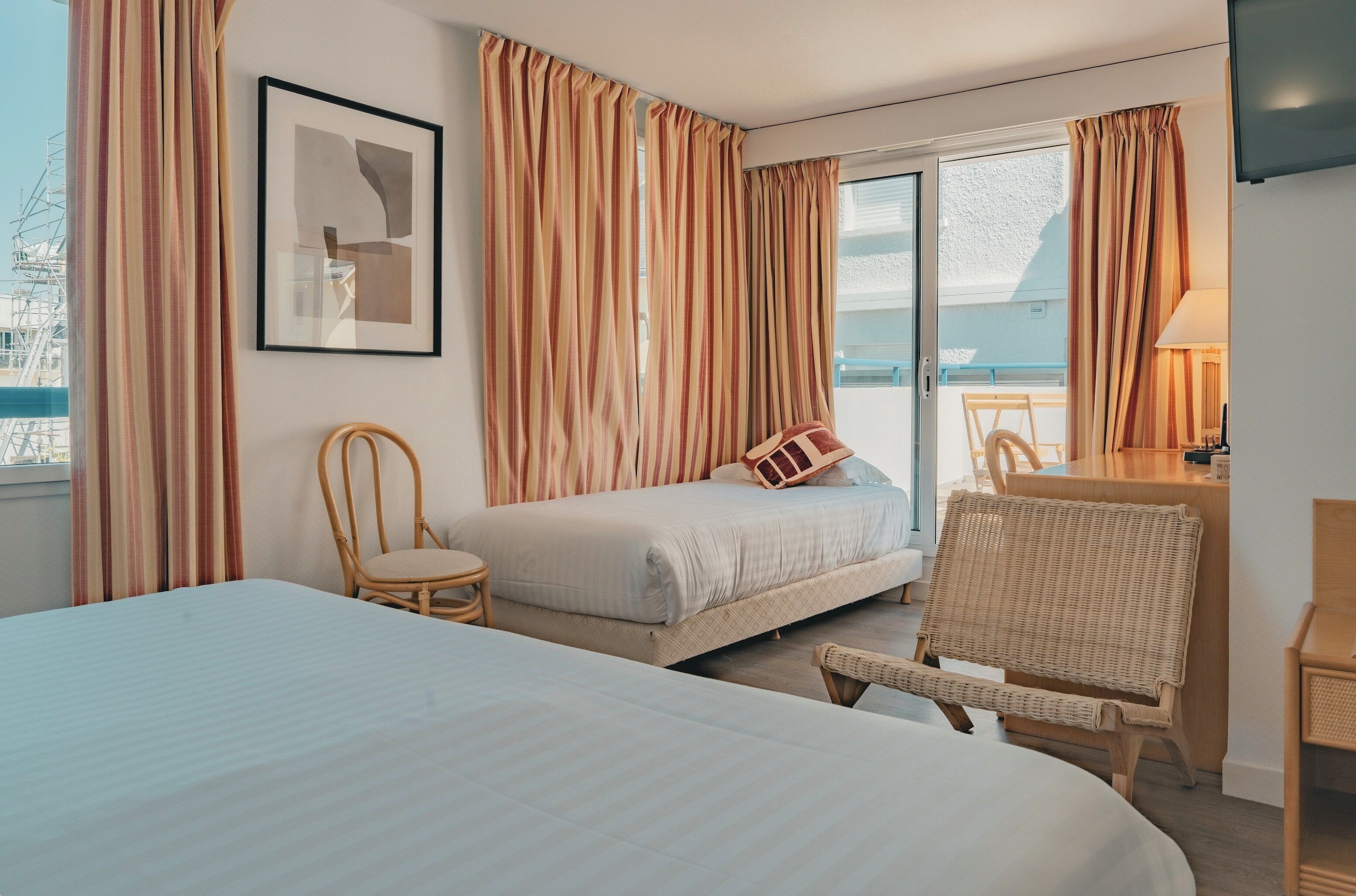 Family Room | Minibar, in-room safe, iron/ironing board, free WiFi