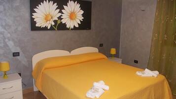 1 chambre, bureau, chambres insonorisées, fer et planche à repasser