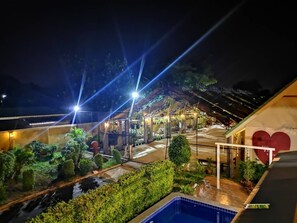 Outdoor banquet area - The Golden Hut (Bang Lamung)