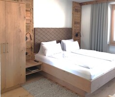 华丽开间, 山景 | 高档床上用品、客房内保险箱、隔音、免费 WiFi