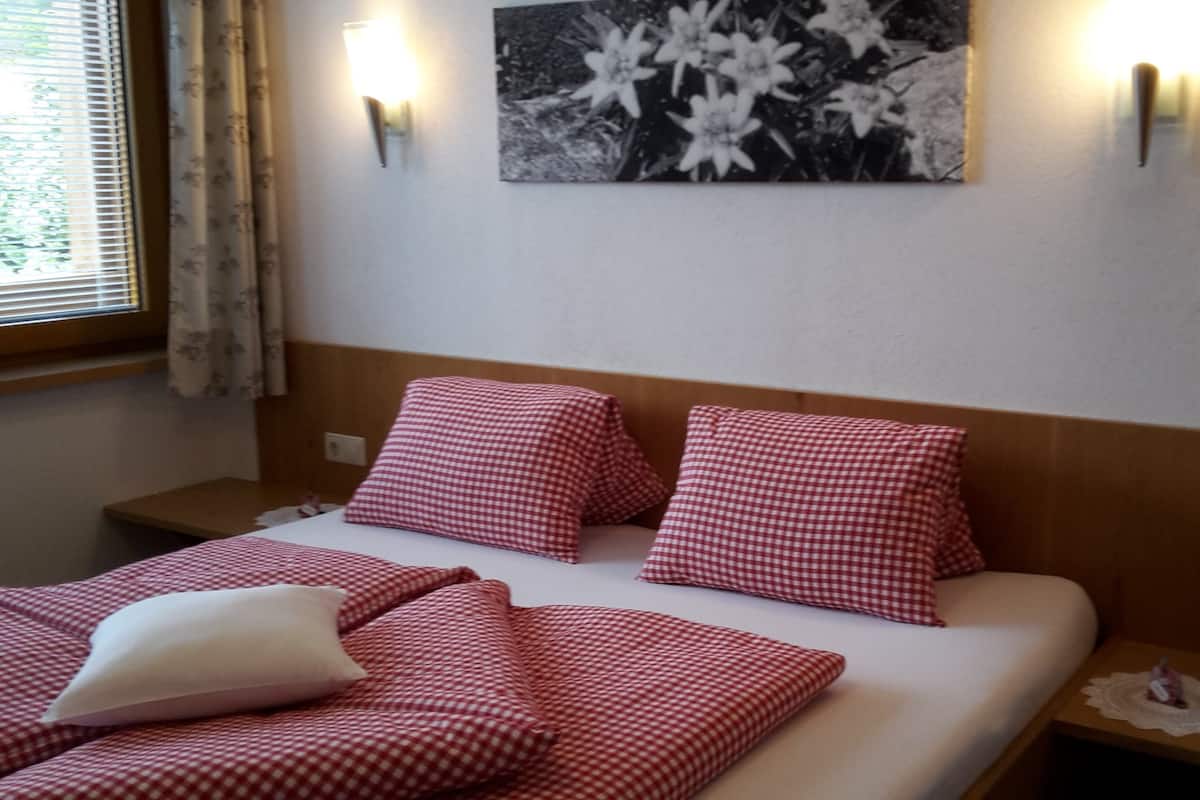Appartement | Luxe beddengoed, een kluis op de kamer, geluiddichte muren, gratis wifi