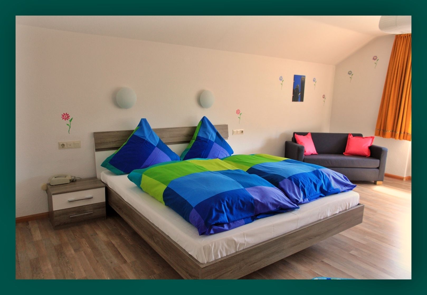 Bàn, truy cập Internet không dây miễn phí 