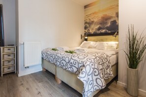 Deluxe Apartment, 1 Bedroom | 1 bedroom, iron/ironing board, free cribs/infant beds, travel crib - Apartamenty hoteLOVE przy Strumieniu (Karpacz)