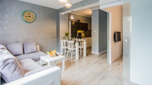 Căn hộ Deluxe, 1 phòng ngủ | 1 phòng ngủ, bàn ủi/dụng cụ ủi quần áo 