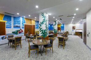 Desayuno buffet todos los días (con cargo)
