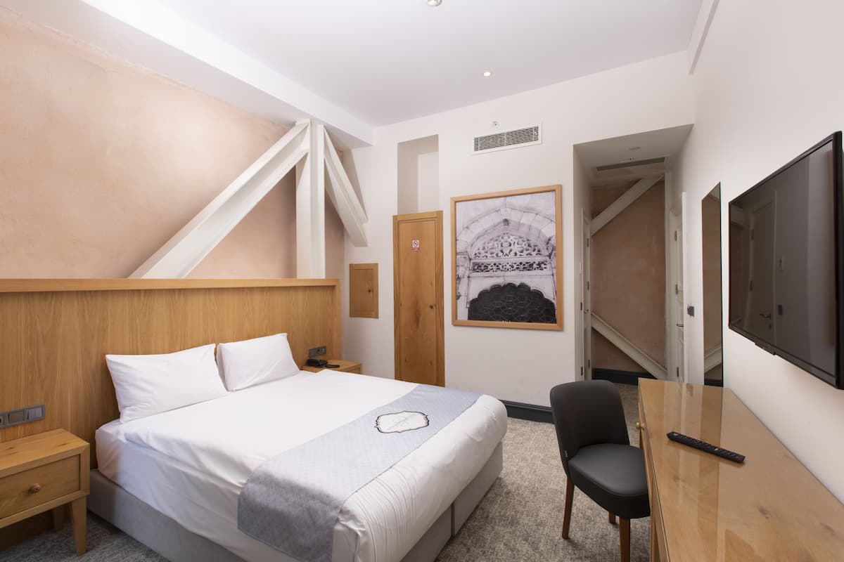 Premium bedding, minibar, in-room safe, desk