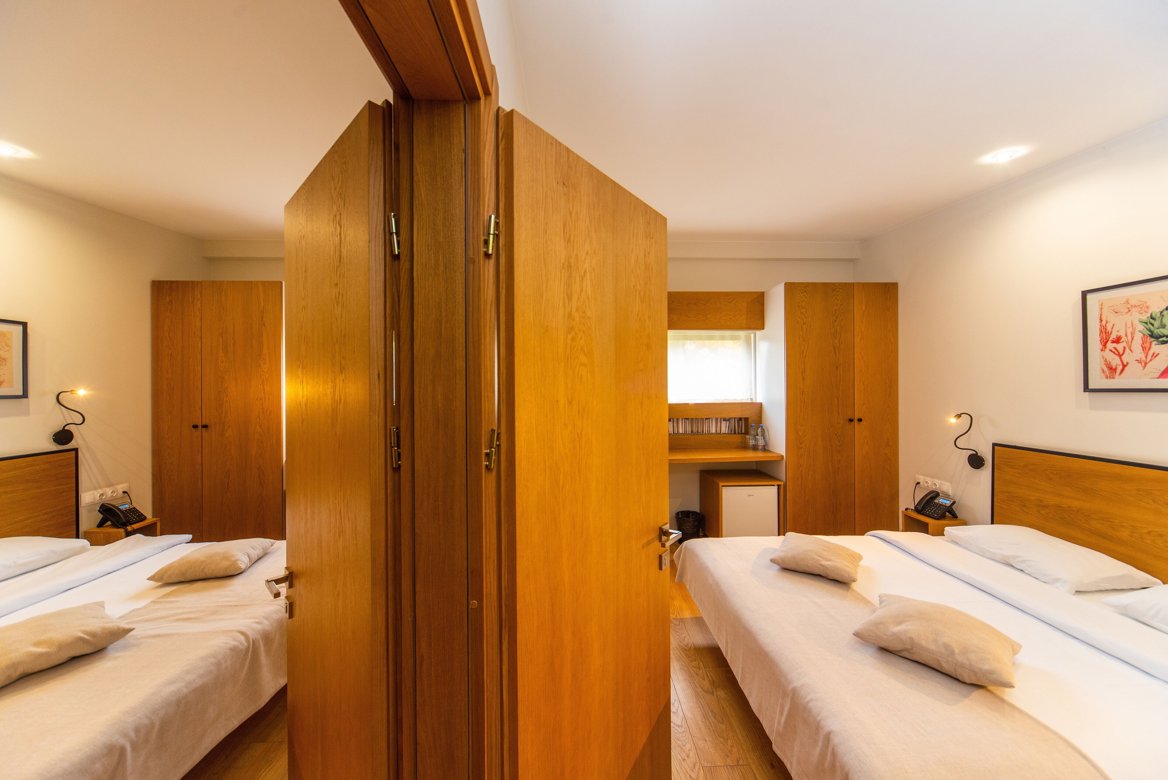 connected rooms | 2 bedrooms, premium bedding, pillow-top beds, minibar