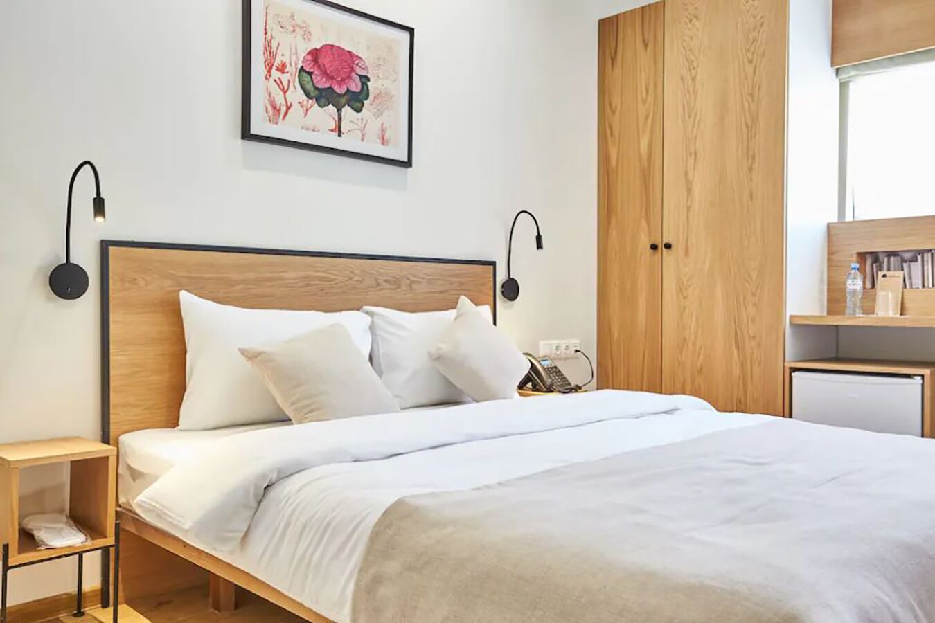 standard double or twin room | 2 bedrooms, premium bedding, pillow-top beds, minibar