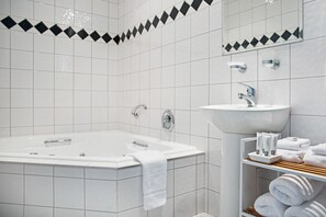Villa, 2 Bedrooms | Bathroom