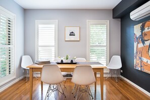 别墅, 2 间卧室 | 客房内用餐