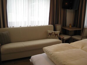 Double Room | In-room safe, free WiFi, bed sheets - Gästeheim Lederle (Jerzens)