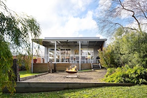 BBQ/picnic area - Harlequin (Daylesford)