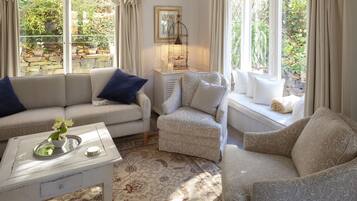 House, 3 Bedrooms | Living area | Flat-screen TV