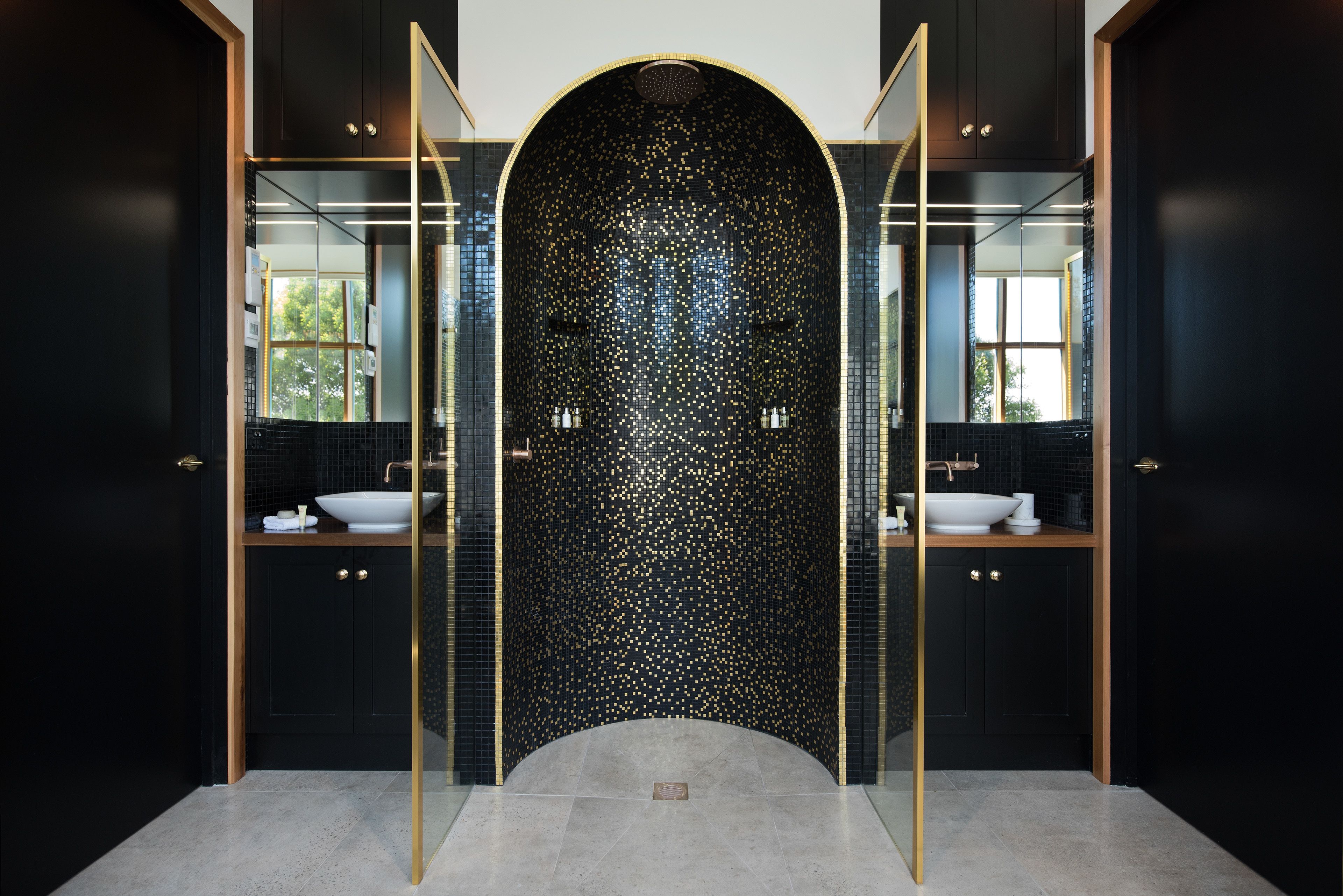House, 2 Bedrooms | Bathroom | Separate bathtub and shower, hair dryer, towels