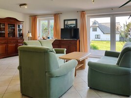 Apartment, 2 Bedrooms, Terrace | Living area | Flat-screen TV