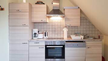 Căn hộ, 2 phòng ngủ | Bếp riêng | Tủ lạnh, bếp nấu, dụng cụ pha cà phê/trà