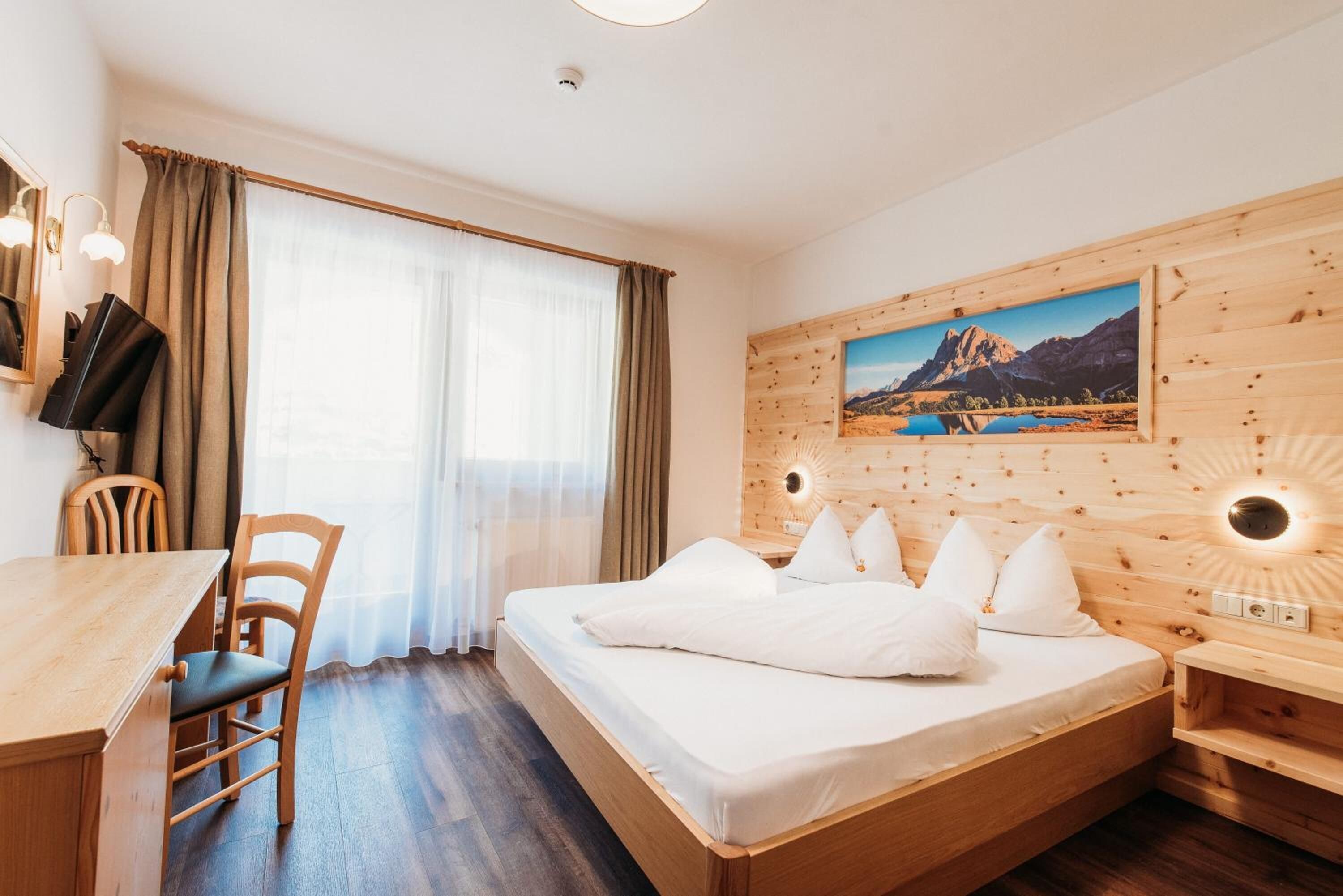 Roupas de cama premium, cofres nos quartos, berços grátis