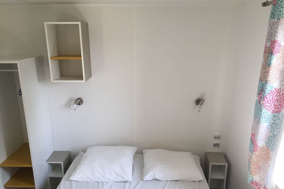 Mobile Unterkunft (MERCURE) | 1 Schlafzimmer, Babybetten, kostenloses WLAN