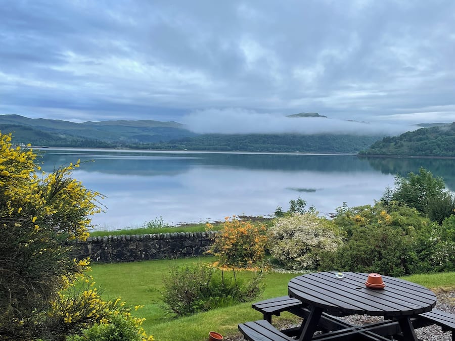 Vista frontal de la propiedad