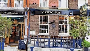 Entrada al alojamiento